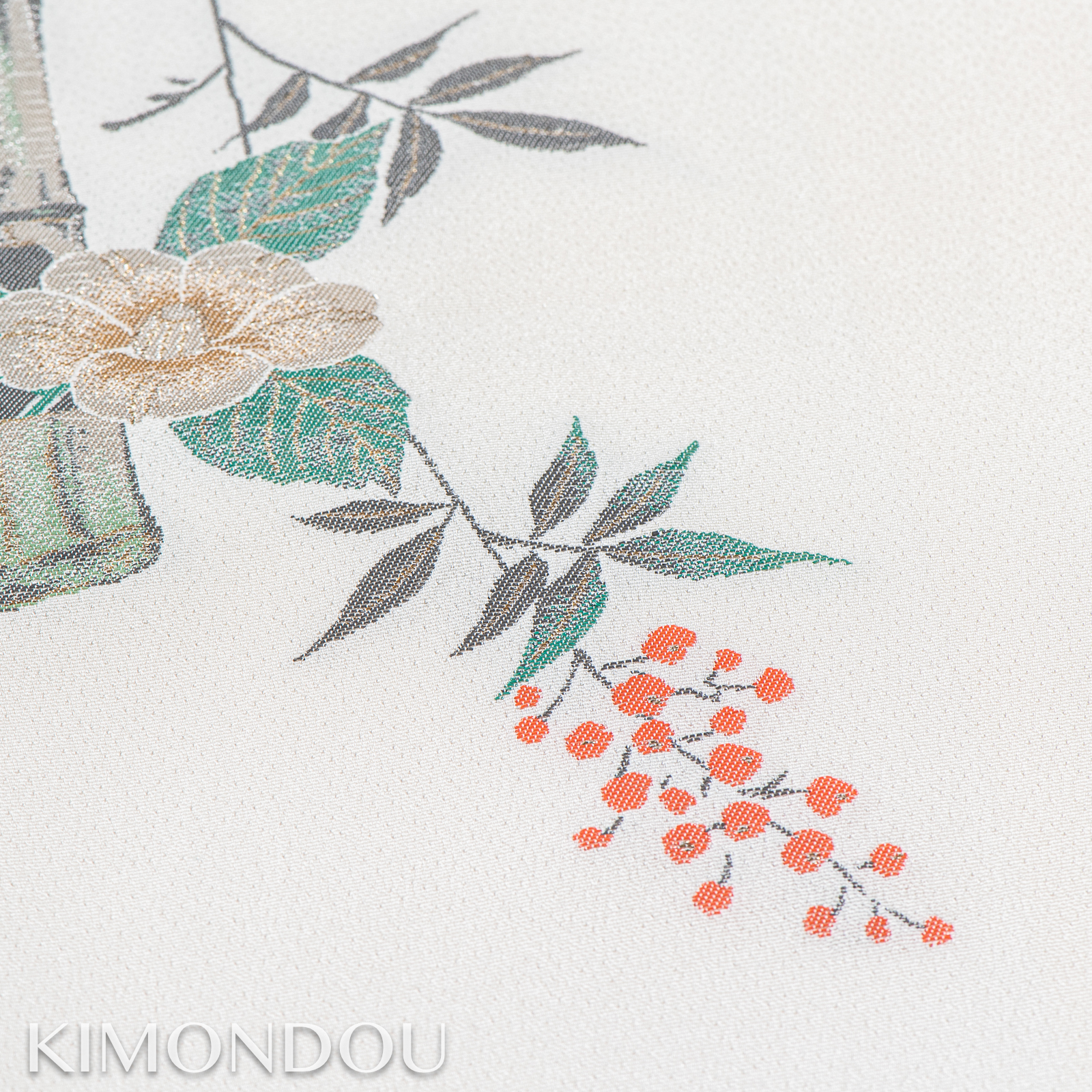 可愛らしい吉祥文様「南天」 / 【KIMONDOU】あなたの大切な瞬間を輝 